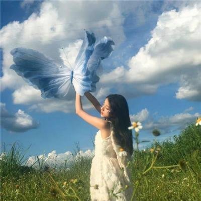 9顶假发的女孩